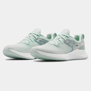 BRAND NEW women under armour charged breathe green training shoes size US 6.5
